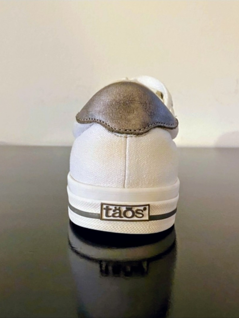 Taos Footwear Cream White/Gray Low-top Snrakers Size 7.5 - Picture 4 of 5